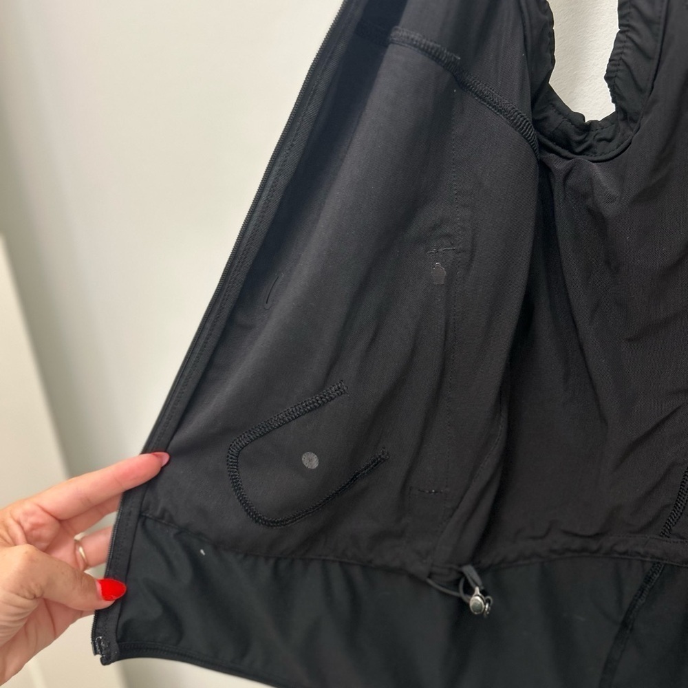 NWOT lululemon athletica “ kicking asphalt vest” - Picture 3 of 6